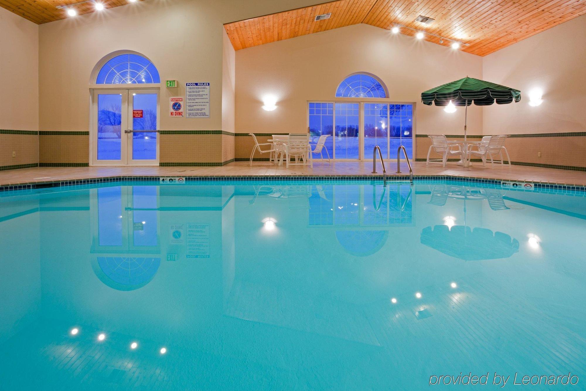 COUNTRY INN SUITES BY RADISSON CHIPPEWA FALLS WI